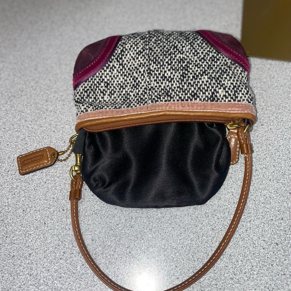 Coach Vintage SoHo Tweed Wristlet with Suede Bow EUC - Picture 12 of 15